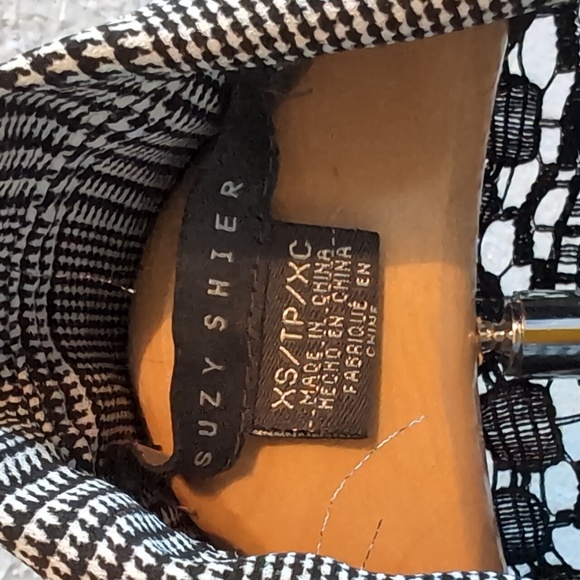 Suzy Shier XS Button-Down Top with Front Tie & Lace Back Excellent Condition - Picture 7 of 9